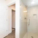 Apartment Stylish Brand-new Townhome Near Hotspots Nashville