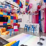 Close To Dt Music City Rooftop Views Game Room