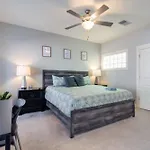 3203 Long Blvd Holiday home *