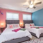 3203 Long Blvd Holiday home