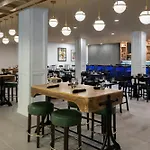 Hotel Delta By Marriott Airport