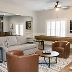 Sprawling Sylvan Park Estate