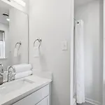 Bright 3Br Apt|Close To Universities |Parking
