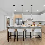 Hyve - Tropical Penthouse - Pool & Gym * Nashville