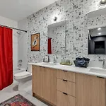 Holiday home Hyve - Tropical Penthouse - Pool & Gym *