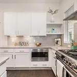 Jade - Private Patio And Balcony - Near Germantown