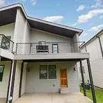 Riff & Rest - 2 Stylish Homes - Mins To Germantown *