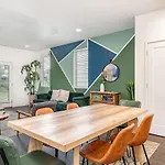 Riff & Rest - 2 Stylish Homes - Mins To Germantown