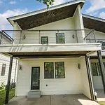 Holiday home Riff & Rest - 2 Stylish Homes - Mins To Germantown