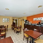 Sleep Near Percy Priest Inn 4*