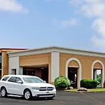 Super 8 Downtown Airport