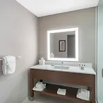 Hampton By Hilton Airport Century Place Nashville