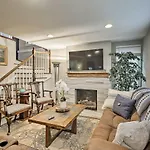 Nashville Home With Fire Pit And Yard, 3 Mi To Dwtn