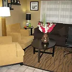Sleep Near Percy Priest Inn 4*