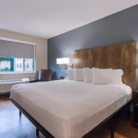 Extended America Premier - - Vanderbilt 3*