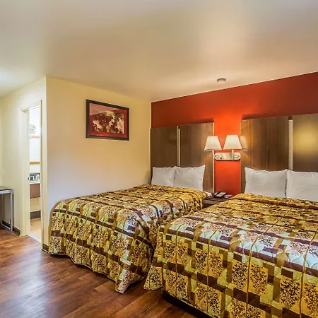 Rodeway Airport South Hotel Nashville