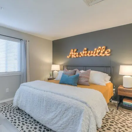 Walk To Broadway Riverfront With Pool Apartment *