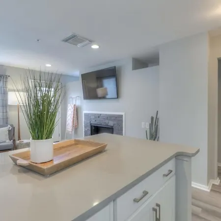 Apartment Walk To Broadway Riverfront With Pool Nashville