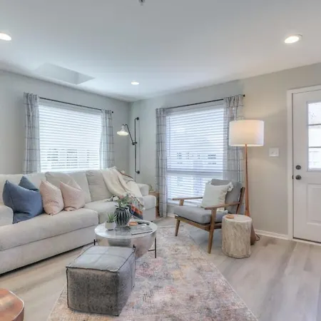 Walk To Broadway Riverfront With Pool Apartment *