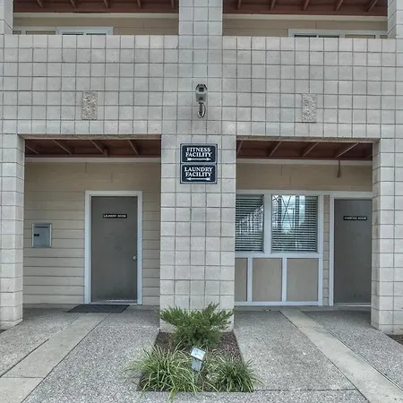 Walk To Broadway Riverfront With Pool Apartment Nashville