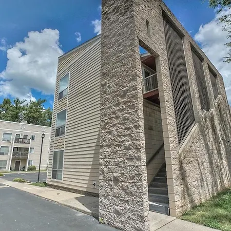 Walk To Broadway Riverfront With Pool Apartment