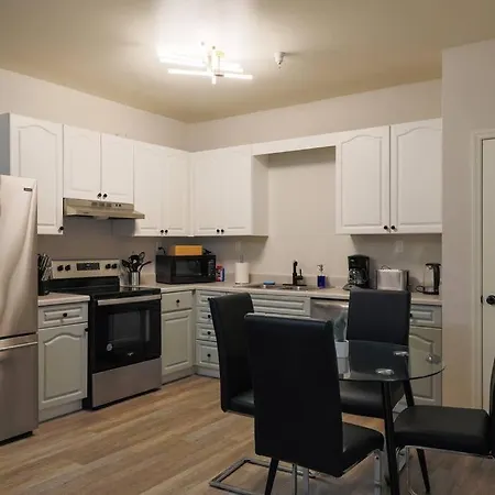 Apartment Cozy & 2br With Optional Parking Near Vanderbilt, Gulch & Honky Tonk Highway Nashville