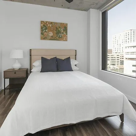 Landing Modern With Amazing Amenities