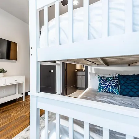 2 Designer Gulch Homes - Rooftop Hot Tub - Sleeps 24 Nashville