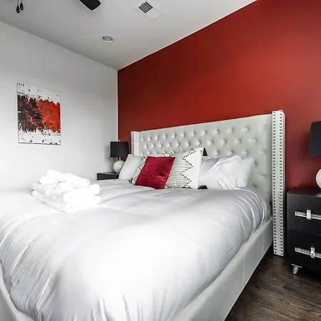 2 Designer Gulch Homes - Rooftop Hot Tub - Sleeps 24 Nashville