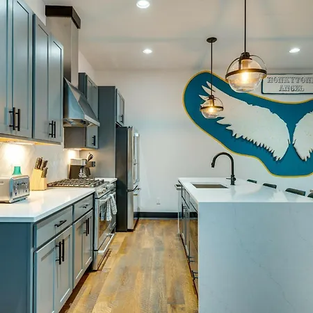 2 Designer Gulch Homes - Rooftop Hot Tub - Sleeps 24 Nashville