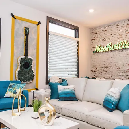 2 Designer Gulch Homes - Rooftop Hot Tub - Sleeps 24 Holiday home