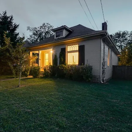Holiday home Rare E Nash House & Yard - 2 Mi To Broadway