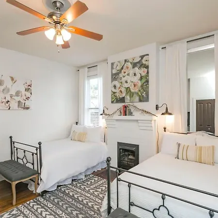 Holiday home Rare E Nash House & Yard - 2 Mi To Broadway