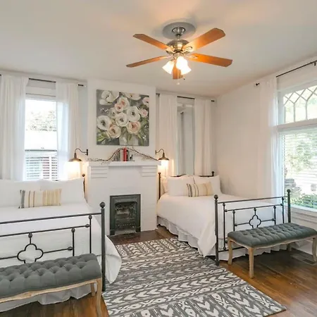 Rare E Nash House & Yard - 2 Mi To Broadway Holiday home *