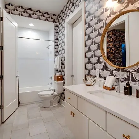 Holiday home Luxury Townhouse With Rooftop Deck Less Than 10 Mins To Downtown Nashville