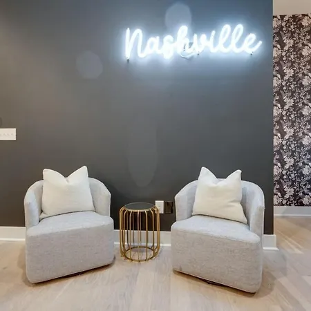 Holiday home Luxury Townhouse With Rooftop Deck Less Than 10 Mins To Downtown