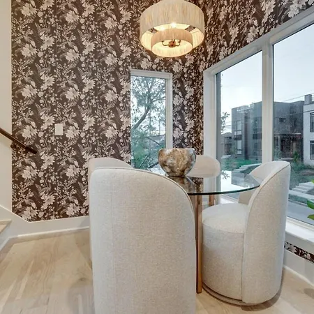 Luxury Townhouse With Rooftop Deck Less Than 10 Mins To Downtown * Nashville