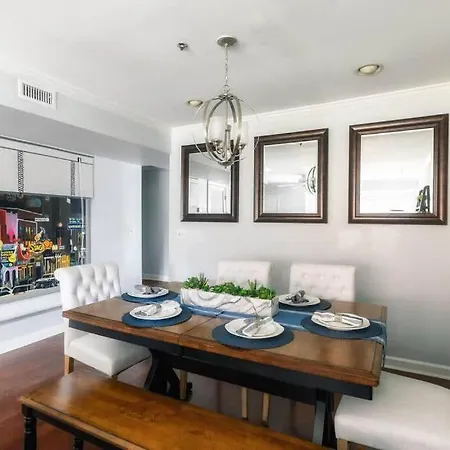 Walk To Broadway Charming Modern Historic Townhome * Nashville