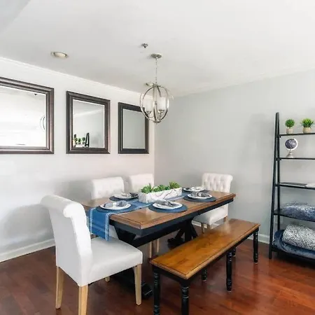 Walk To Broadway Charming Modern Historic Townhome Nashville