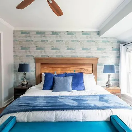 Walk To Broadway Charming Modern Historic Townhome Nashville