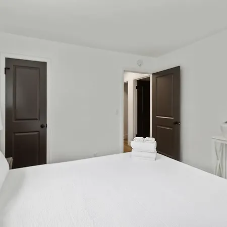 Chic Retreat Near Airport & Downtown Nashville