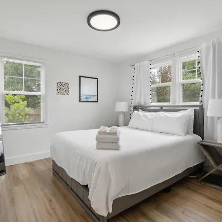 Chic Retreat Near Airport & Downtown Nashville Holiday home Nashville