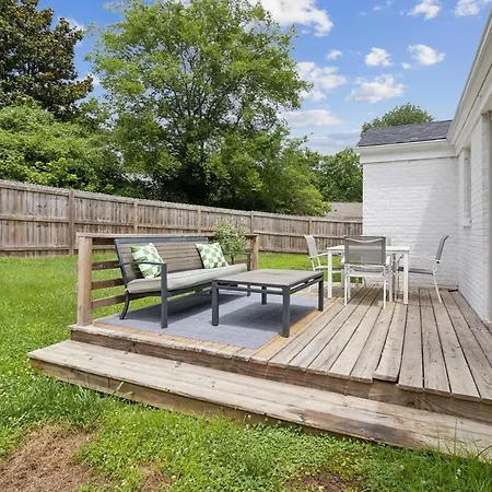 Holiday home Chic Retreat Near Airport & Downtown Nashville Nashville