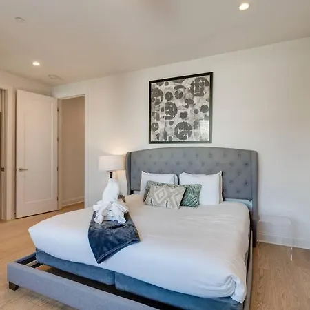 Rooftop Fun, Walk To The Gulch And 12th S Near Broadway Holiday home *