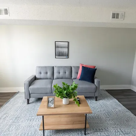Brentwood N9 I Cozy & Comfy I 2bd I Free Parking Apartment