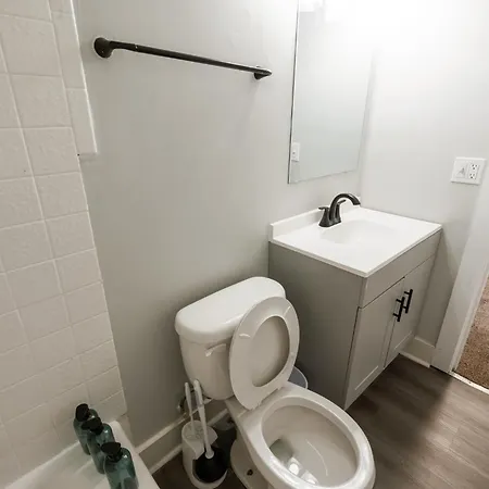 Apartment Brentwood N9 I Cozy & Comfy I 2bd I Free Parking