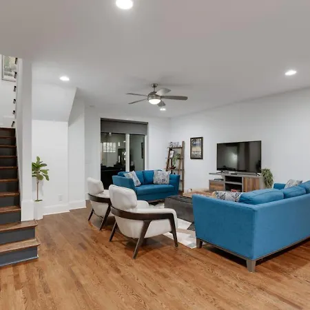 Elegant Townhouse Near Broadway * Nashville