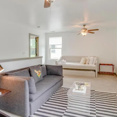Dreamer - Mins To Downtown - 3br 2.5bath Holiday home *