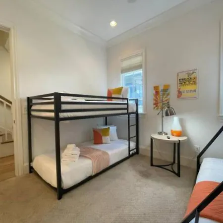 Two Beautiful Homes - Walkable To Geodis * Nashville