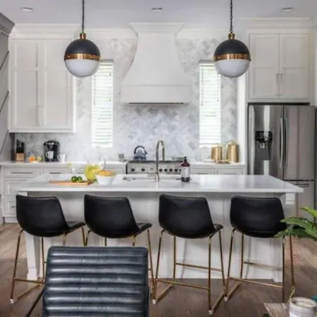 Two Beautiful Homes - Walkable To Geodis Holiday home Nashville